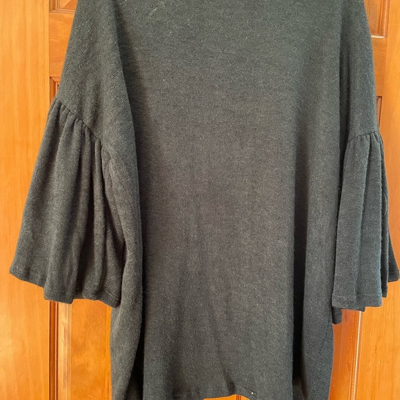 Sweater - Picture 4 of 4